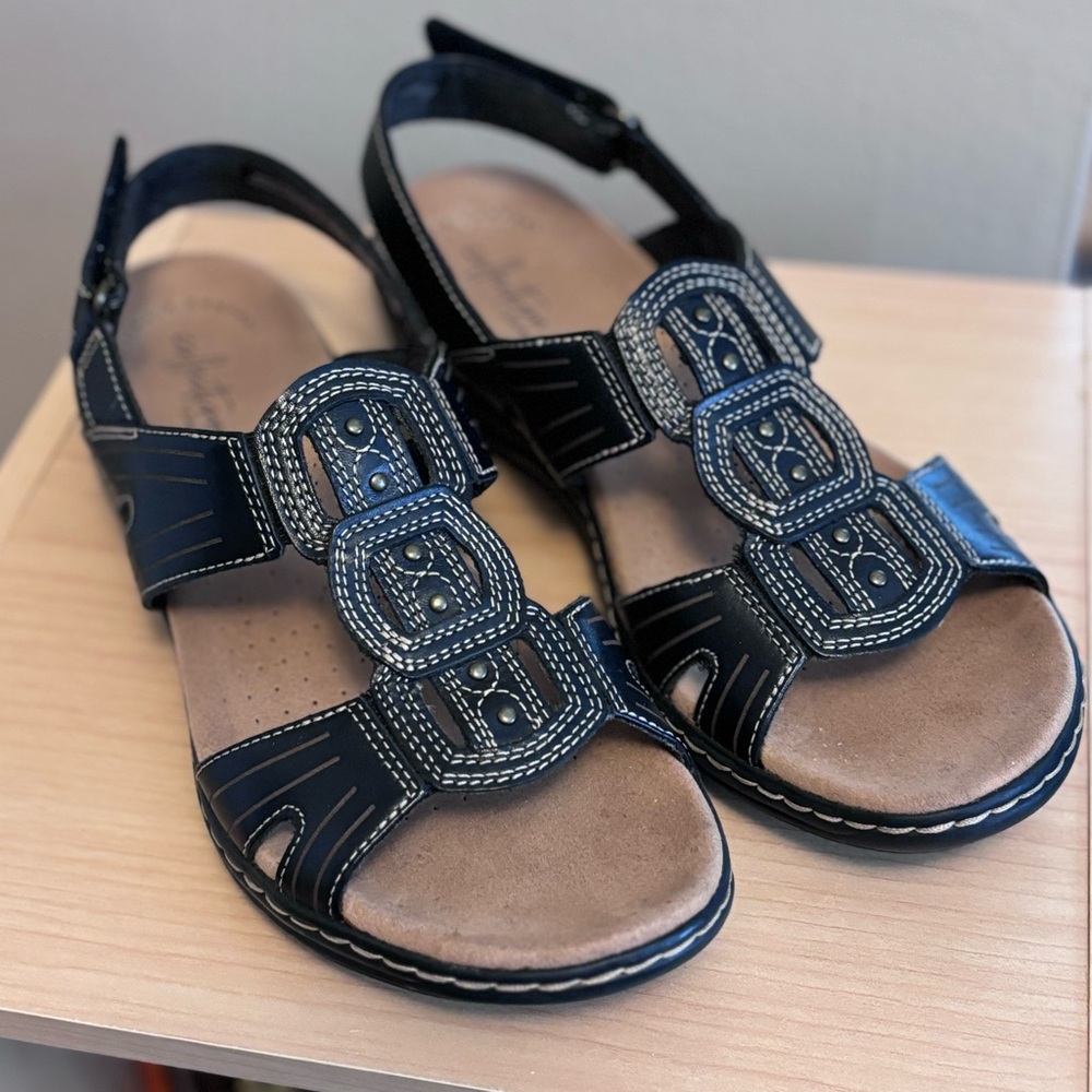 Clarks Black Leather Sandals with Stitch Detailing - size 9 1/2 M